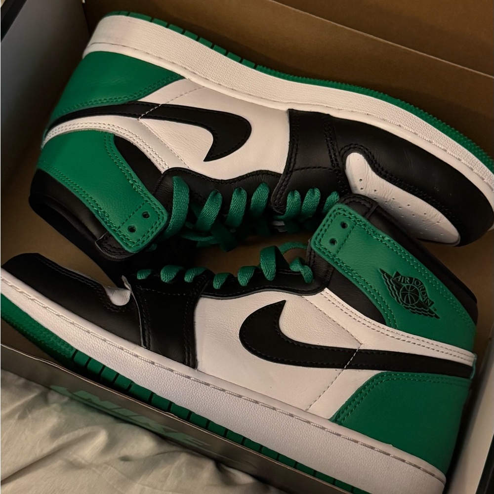 Nike Jordan 1 Retro High OG in Lucky Green 🍀